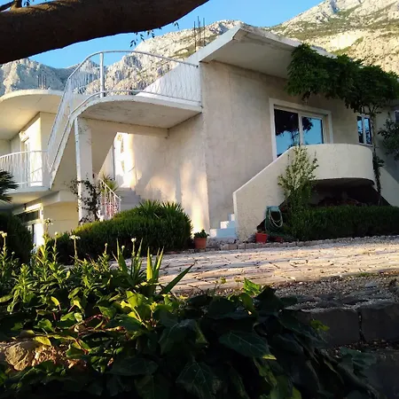Apartment Viki - Seaview & Garden Terrace Makarska