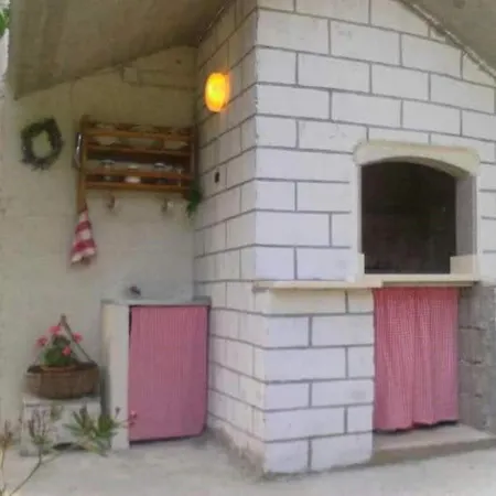Viki - Seaview & Garden Terrace * Makarska