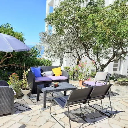 Apartment Viki - Seaview & Garden Terrace Makarska