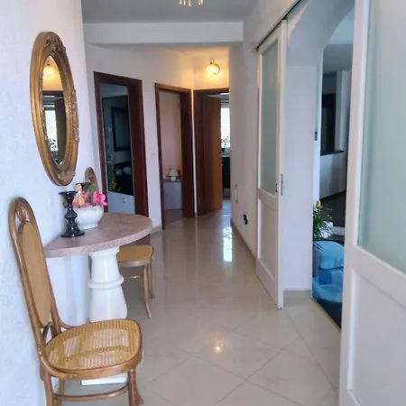 Viki - Seaview & Garden Terrace Makarska